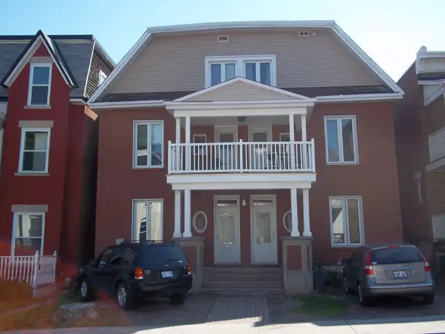 STUDENT Rooming House - All included - $750 - Lower Charlotte st