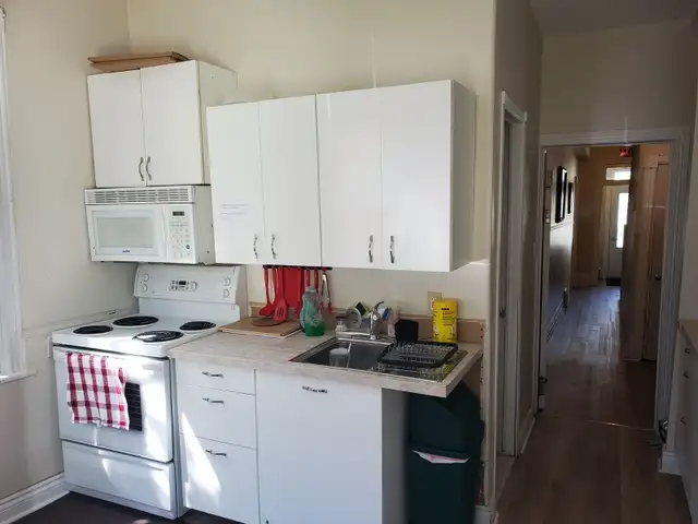 STUDENT Rooming House - All included - $750 - Lower Charlotte st - Photo 6