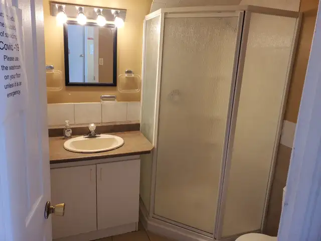 STUDENT Rooming House - All included - $750 - Lower Charlotte st - Photo 22
