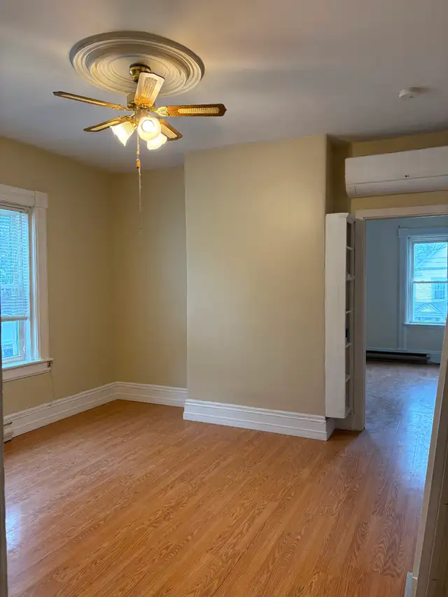 Perfect downtown location 2 bedroom apt. for rent. - Photo 5