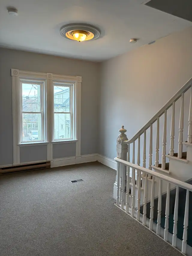 Perfect downtown location 2 bedroom apt. for rent. - Photo 7