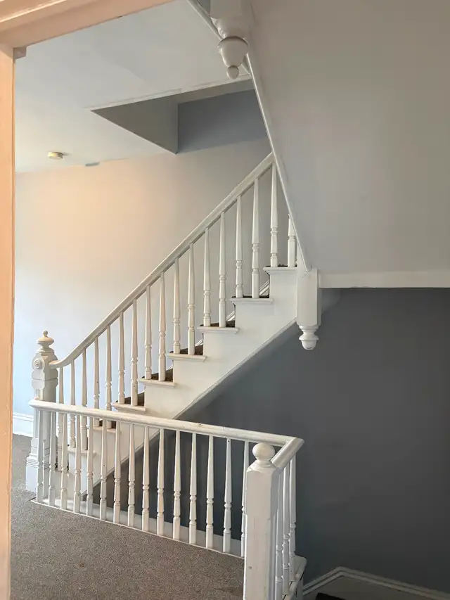 Perfect downtown location 2 bedroom apt. for rent. - Photo 8