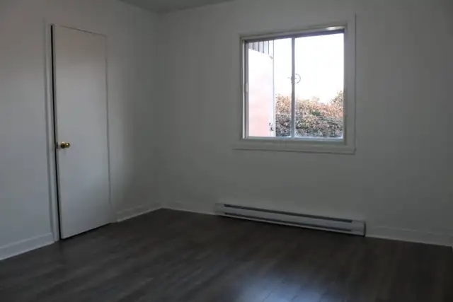 4 1/2 ahuntsic récemment rénové deux chambres fermées - Photo 2