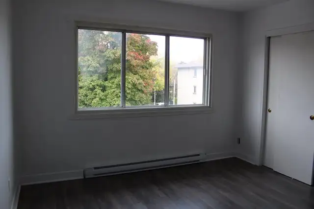 4 1/2 ahuntsic récemment rénové deux chambres fermées - Photo 6