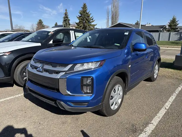 2023 Mitsubishi RVR - Photo 2