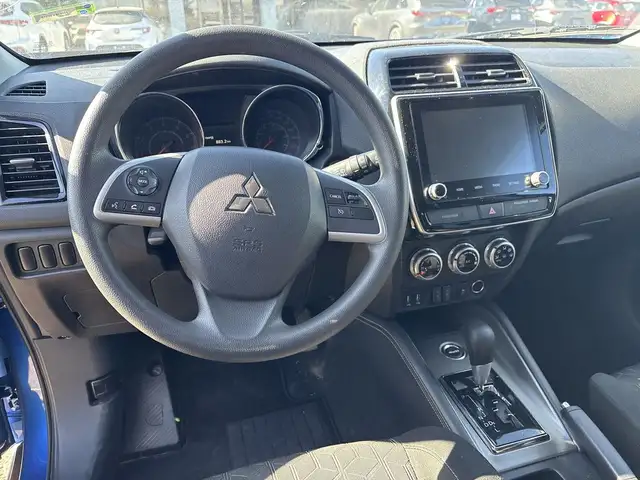 2023 Mitsubishi RVR - Photo 7