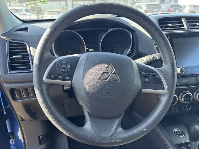 2023 Mitsubishi RVR - Photo 8