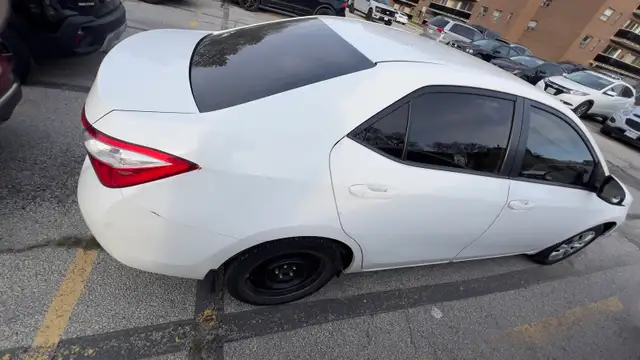 2015 Toyota Corolla LE - Photo 5