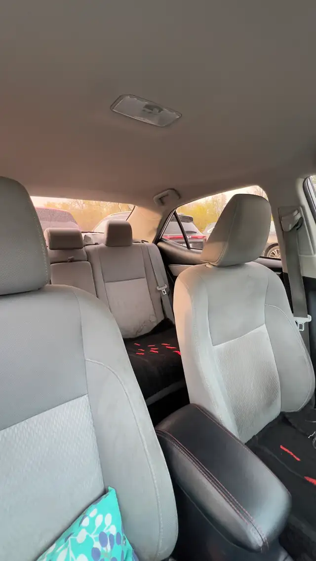 2015 Toyota Corolla LE - Photo 6