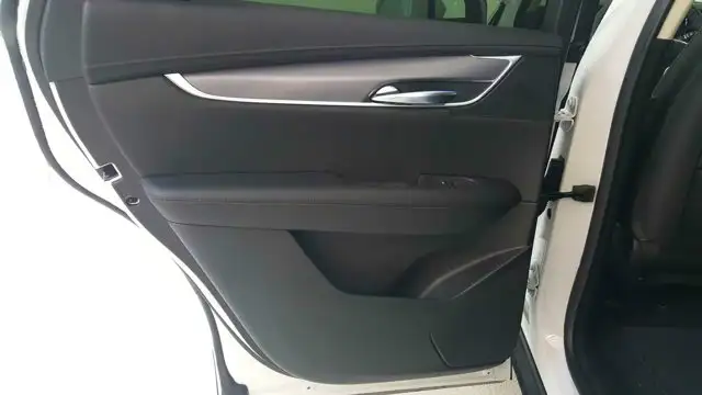 2019 Cadillac XT5 Premium Luxury AWD - Photo 16