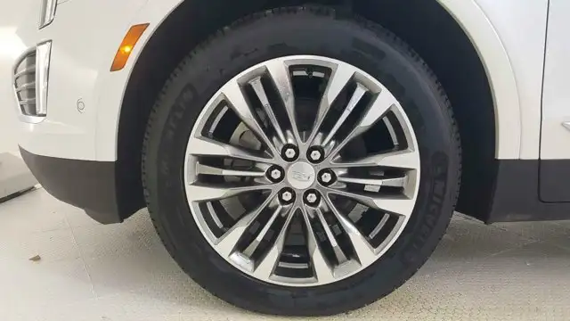 2019 Cadillac XT5 Premium Luxury AWD - Photo 24