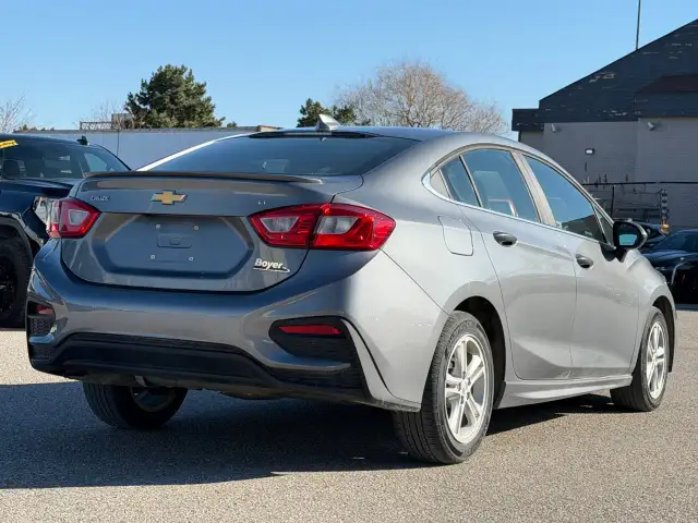 2018 Chevrolet Cruze - Photo 4