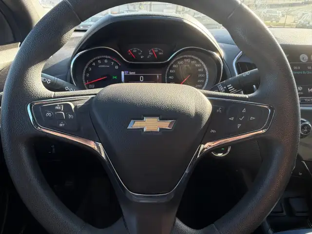 2018 Chevrolet Cruze - Photo 11