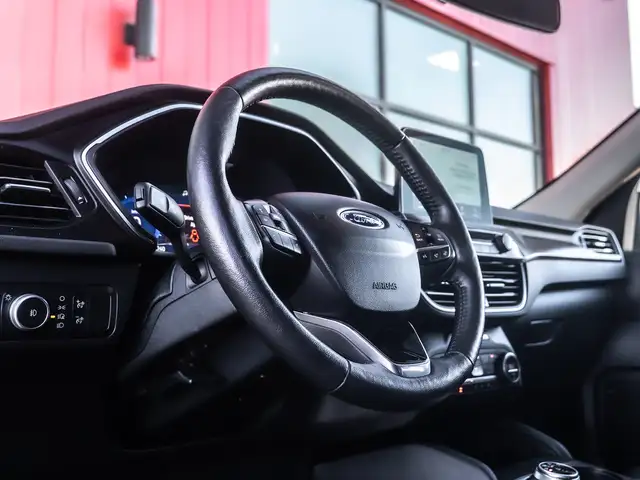 2020 Ford Escape Titanium Hybrid - AWD | Remote Start | Local Un - Photo 9