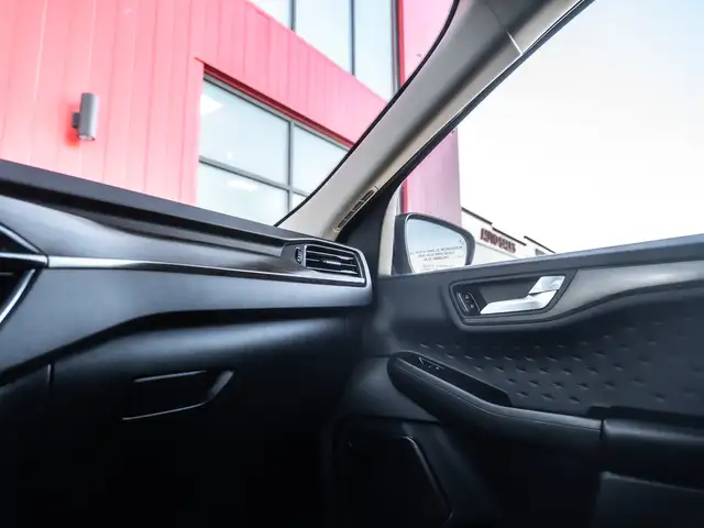 2020 Ford Escape Titanium Hybrid - AWD | Remote Start | Local Un - Photo 21