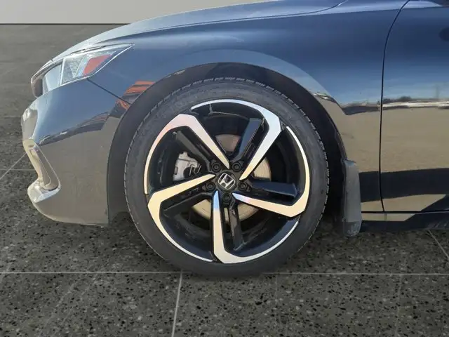 2021 Honda Accord Sedan SE - Photo 11