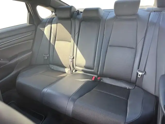 2021 Honda Accord Sedan SE - Photo 17
