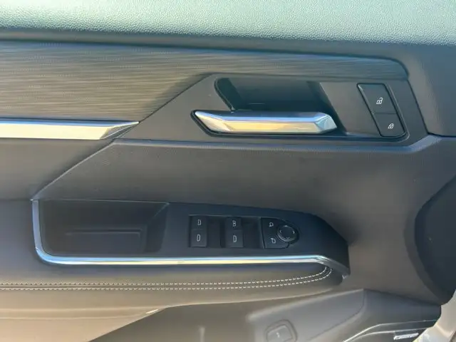 2026 GMC Acadia Elevation AWD - Photo 17