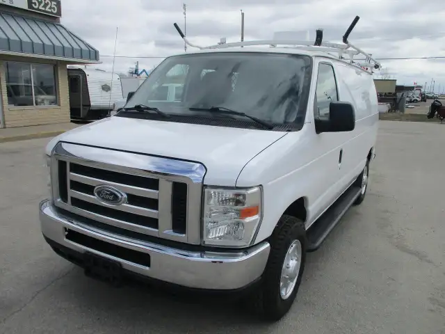 2012 Ford Econoline Commercial - Photo 2