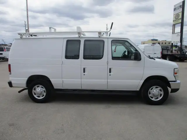 2012 Ford Econoline Commercial - Photo 4