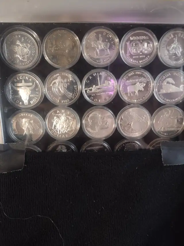 27 Canadian silver dollars all UNC. 1971 to 1997 beautiful coins - Photo 8