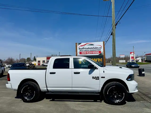 2021 Ram 1500 Classic CREW CAB! CLEAN CARFAX! 4X4! BRAND NEW BFG - Photo 2