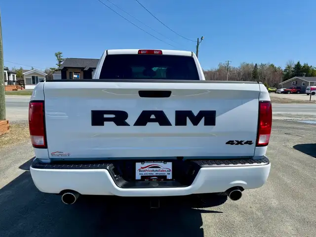 2021 Ram 1500 Classic CREW CAB! CLEAN CARFAX! 4X4! BRAND NEW BFG - Photo 4