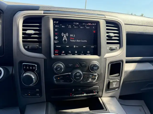 2021 Ram 1500 Classic CREW CAB! CLEAN CARFAX! 4X4! BRAND NEW BFG - Photo 28