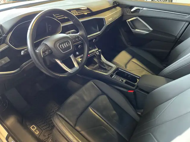 2020 Audi Q3 S-Line Progressiv | 1 Owner | Well Serviced - Photo 9