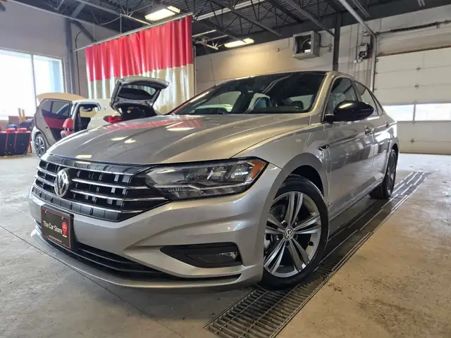 2019 Volkswagen Jetta Highline R-Line | Manual | Clean Title