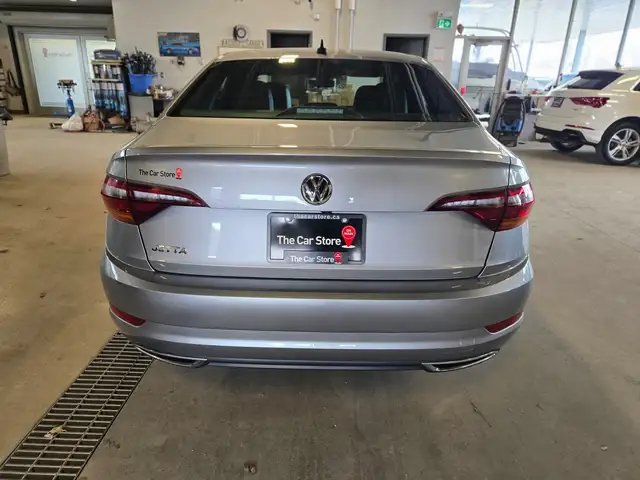 2019 Volkswagen Jetta Highline R-Line | Manual | Clean Title - Photo 6