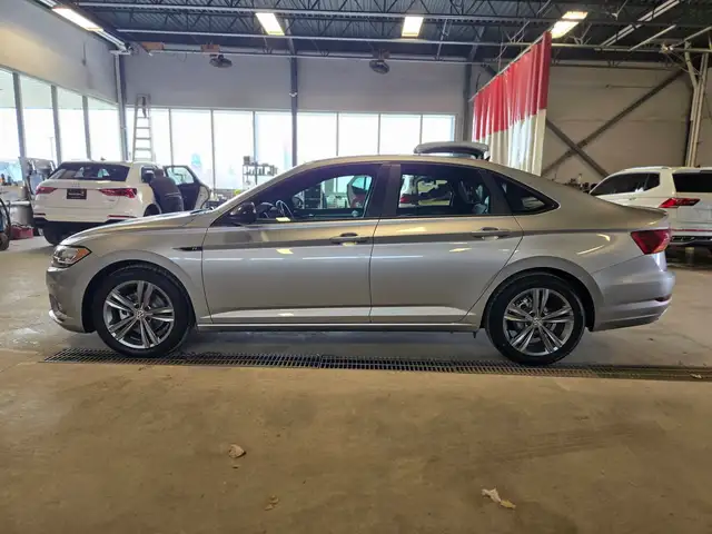 2019 Volkswagen Jetta Highline R-Line | Manual | Clean Title - Photo 8