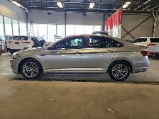 2019 Volkswagen Jetta Highline R-Line | Manual | Clean Title - Photo 8
