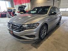 2019 Volkswagen Jetta Highline R-Line | Manual | Clean Title - Photo 9