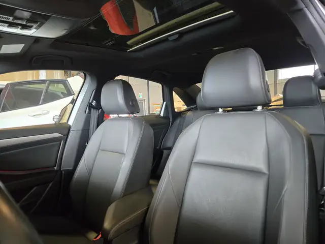 2019 Volkswagen Jetta Highline R-Line | Manual | Clean Title - Photo 12