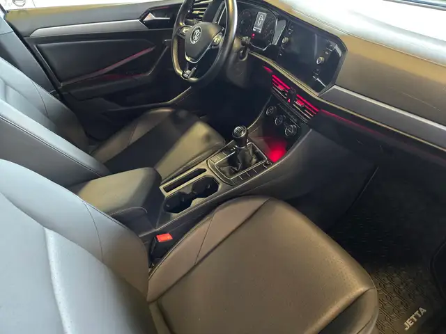 2019 Volkswagen Jetta Highline R-Line | Manual | Clean Title - Photo 15