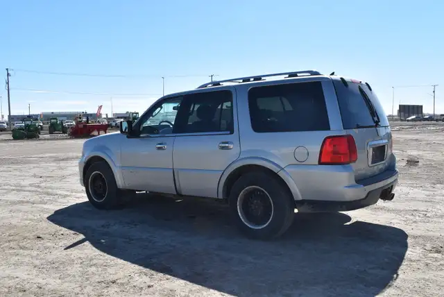 2005 Lincoln Navigator - Photo 2