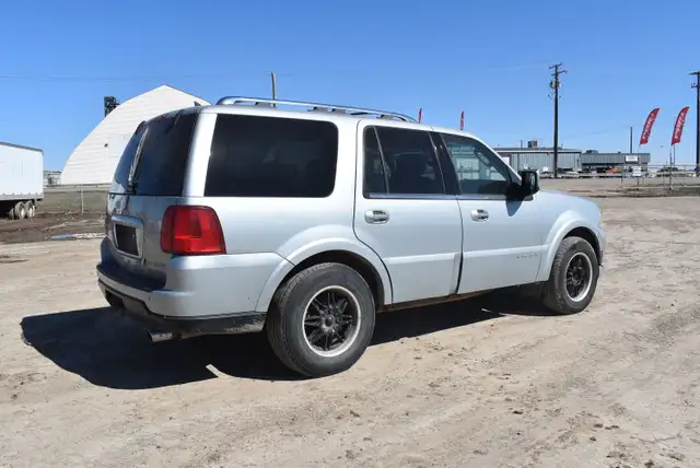 2005 Lincoln Navigator - Photo 3