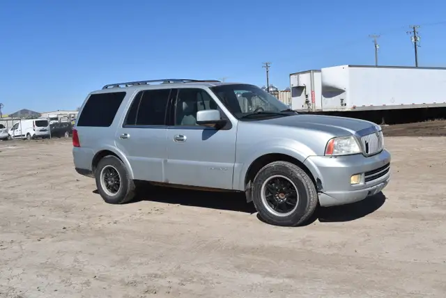 2005 Lincoln Navigator - Photo 4