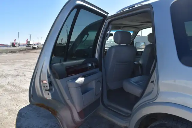 2005 Lincoln Navigator - Photo 18
