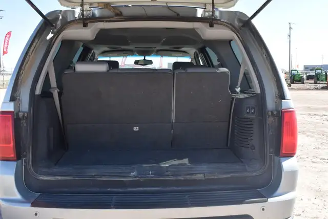 2005 Lincoln Navigator - Photo 24