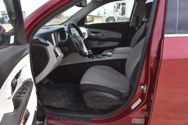 2010 Chevrolet Equinox LT - Photo 7