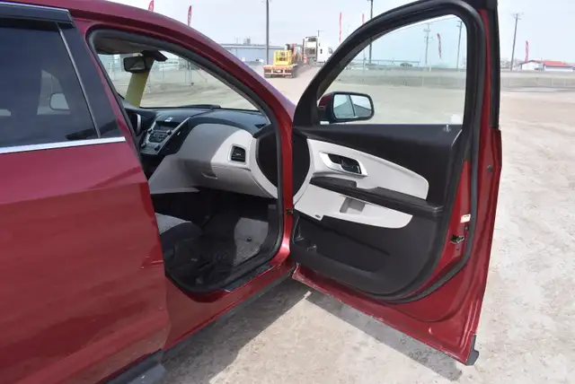 2010 Chevrolet Equinox LT - Photo 21