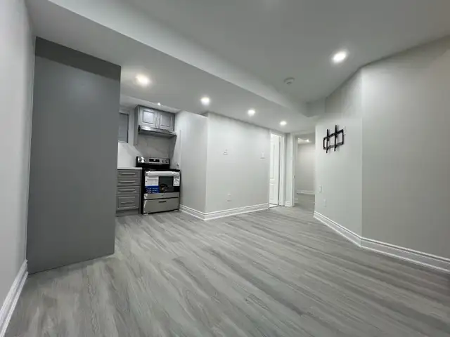 1 bedroom basement 1st June Mayfield Road and Kennedy Road - Photo 5