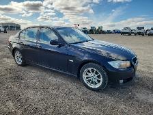 2011 BMW 323i - Photo 2