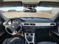 2011 BMW 323i - Photo 9