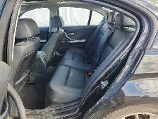2011 BMW 323i - Photo 10