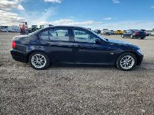 2011 BMW 323i - Photo 14