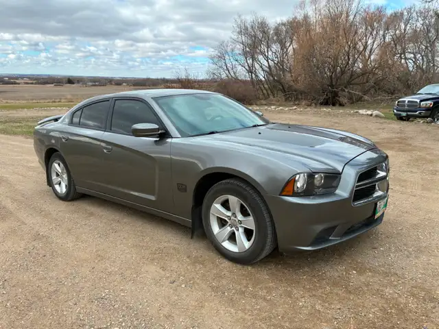 2011 Dodge Charger - Photo 3