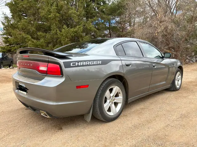 2011 Dodge Charger - Photo 8